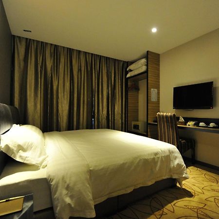 Milano Hotel Keluang Ngoại thất bức ảnh