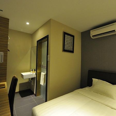 Milano Hotel Keluang Ngoại thất bức ảnh