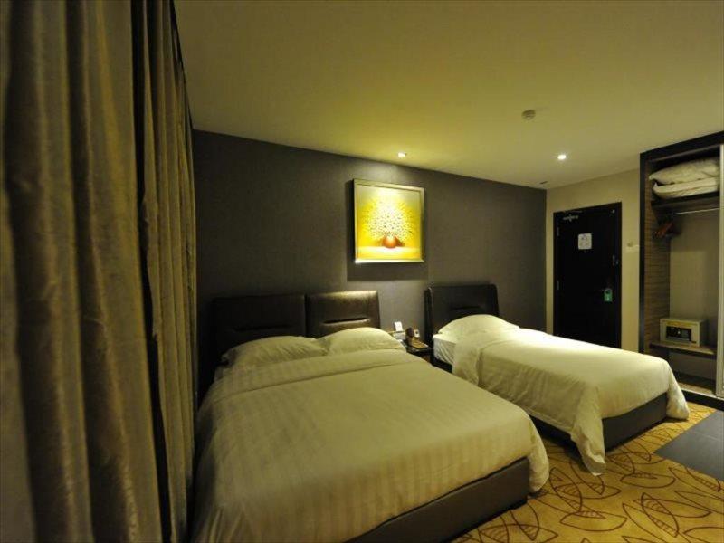 Milano Hotel Keluang Ngoại thất bức ảnh