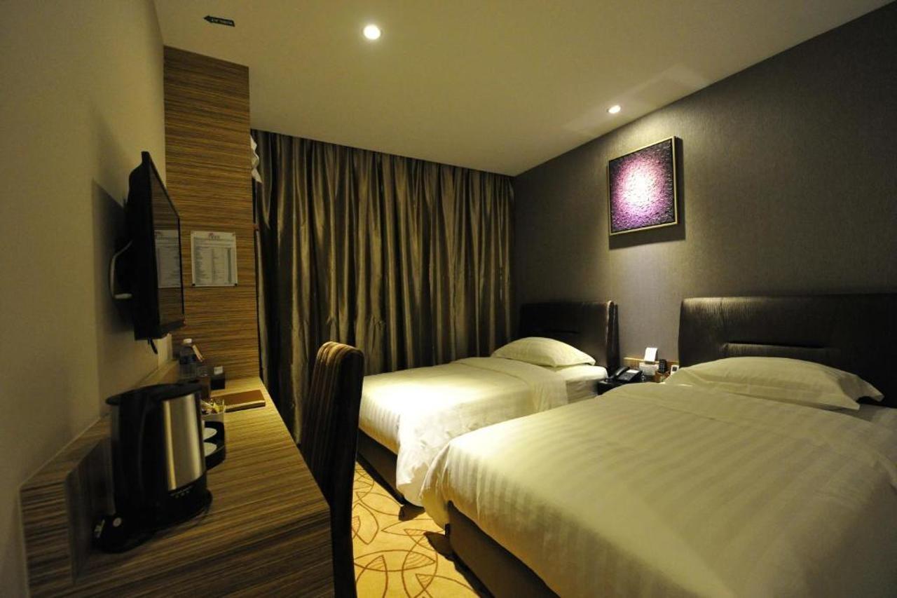 Milano Hotel Keluang Ngoại thất bức ảnh