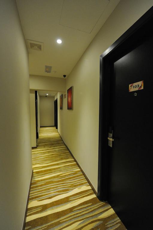 Milano Hotel Keluang Ngoại thất bức ảnh