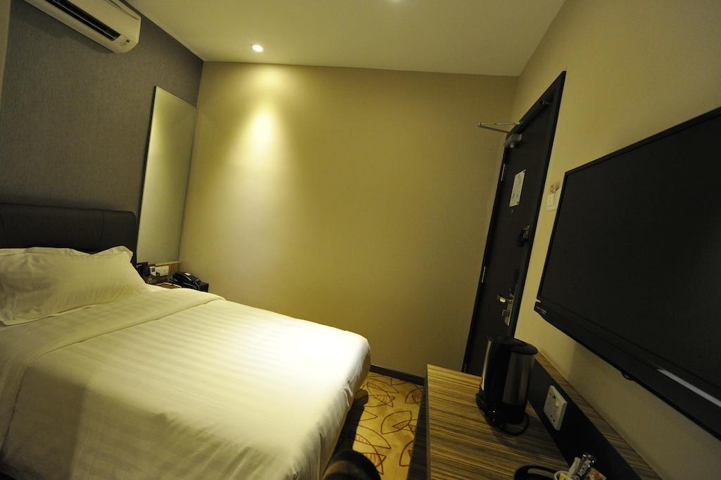Milano Hotel Keluang Phòng bức ảnh