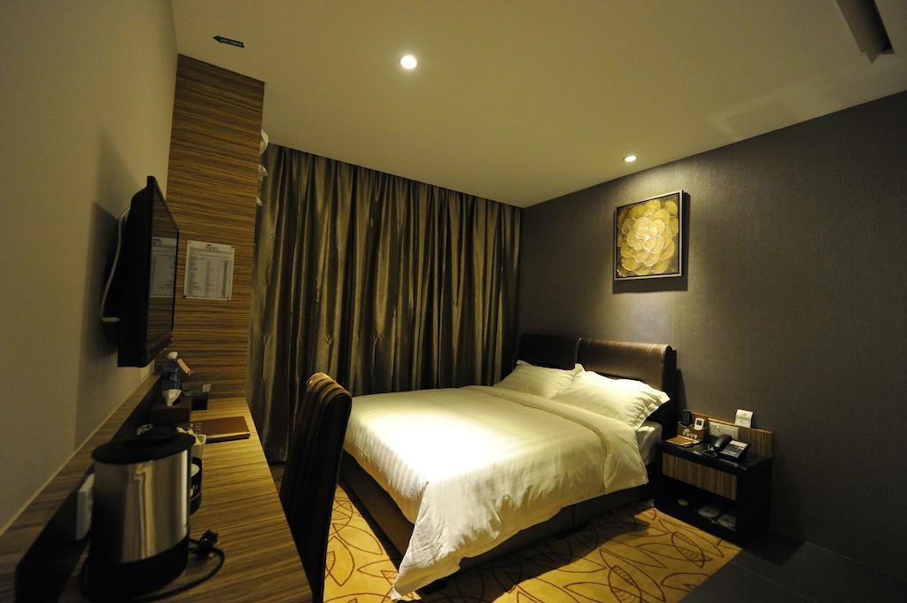 Milano Hotel Keluang Phòng bức ảnh